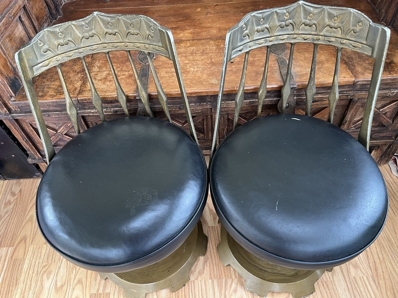 Vintage Gothic Kessler table and 4 swivel chairs gallery