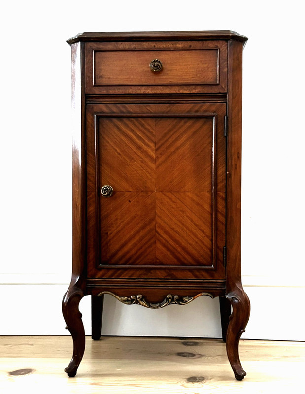 Vtg French Provincial Style Mahogany Veneer Marquetry Nightstand