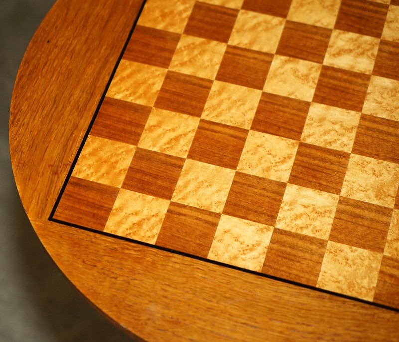 ANTIQUE MAHOGANY SATINWOOD & WALNUT CHESS GAMES TABLE WITH LOVELY TURNED BASE gallery