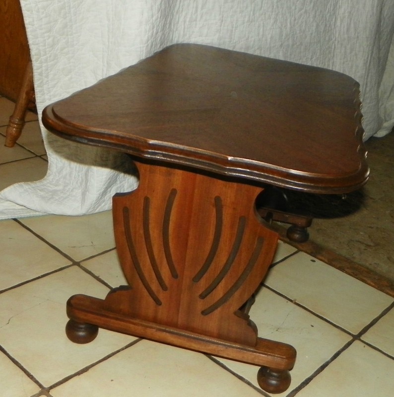 Mid Century Walnut Book Matched Veneer Coffee Table (CT70) gallery