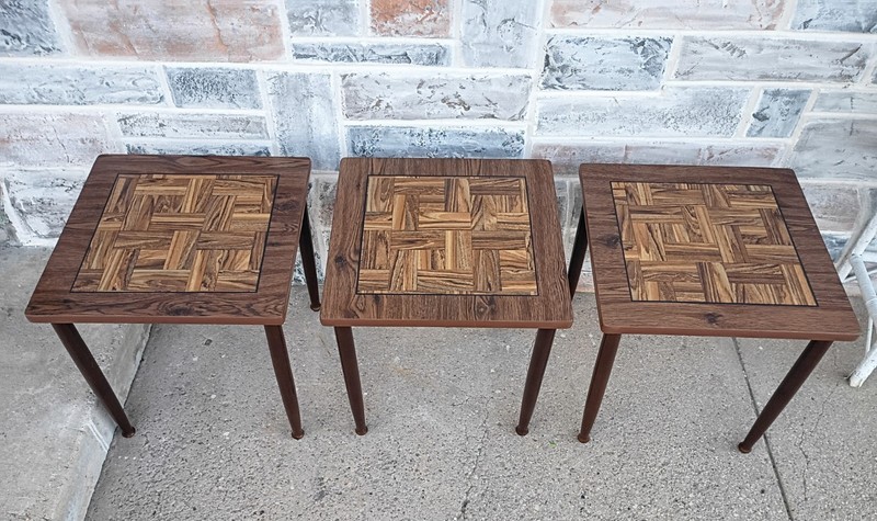 3 Vtg Mid Century Inlaid Woodgrain Laminate Stacking Nesting Snack End Tables gallery