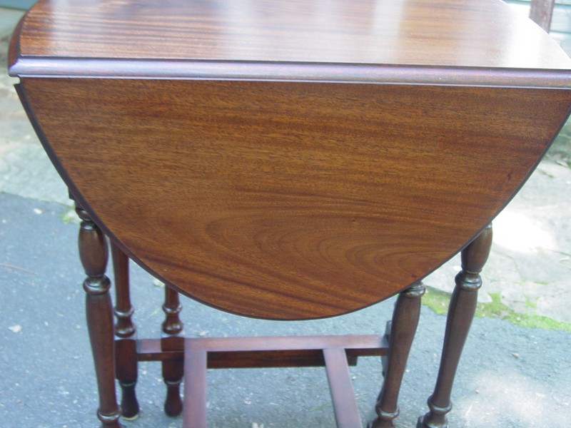 Small Size English Mahogany Drop Leaf Gateleg Table W/Turn Post Legs 0 S&H gallery