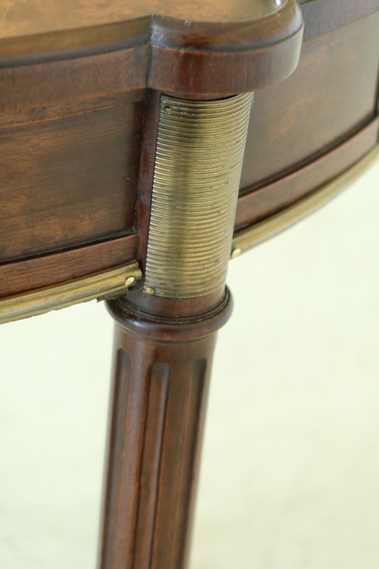 F48832EC: MASION JANSEN STYLE French Louis XVI Round Walnut Occasional Table gallery