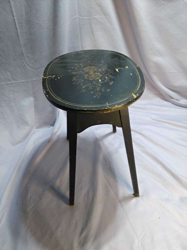 Vintage L Hitchcock Folding Side Table Patent 2607647 Stenciled Top gallery