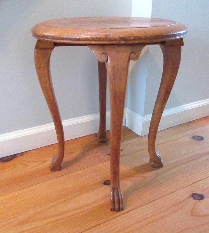 Vintage Oak Carved Paw Foot Round Plant Stand Side Table 18" x 15"