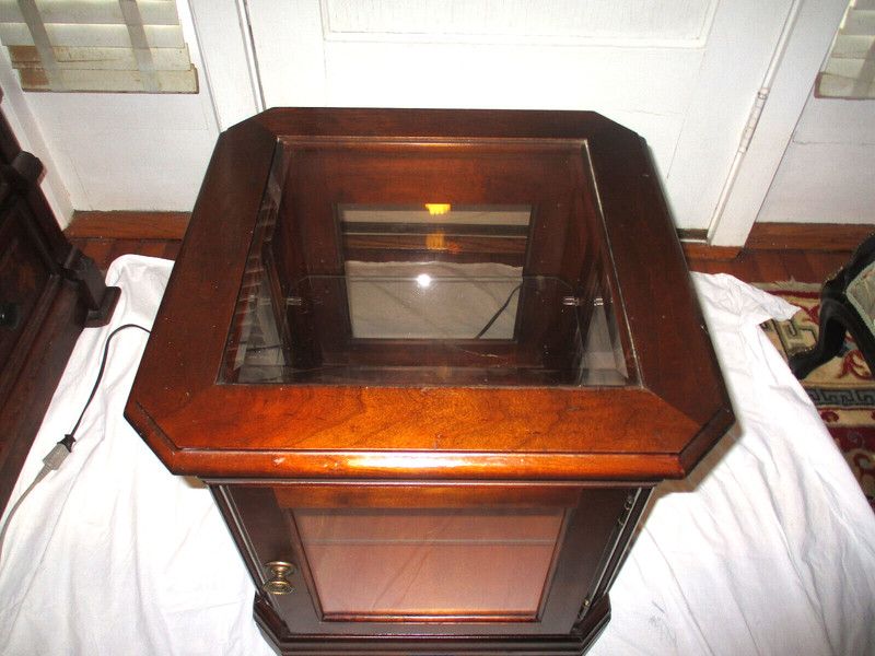 Vintage Curio Cabinet French Provincial Mahogany ~LIGHTED~ Side Table Display gallery