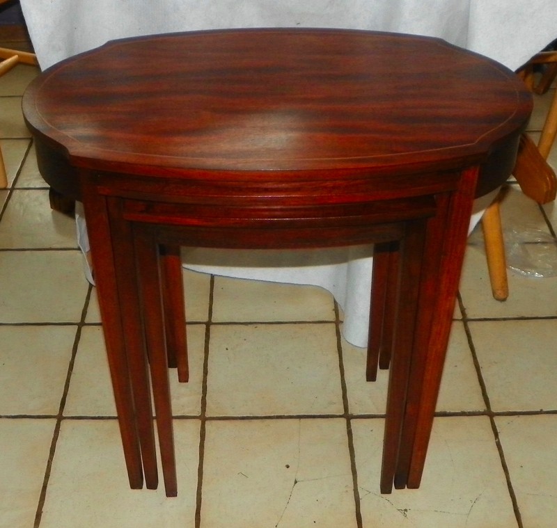 Mahogany Hepplewhite Nesting Tables / End Tables by Mersman (ET212)