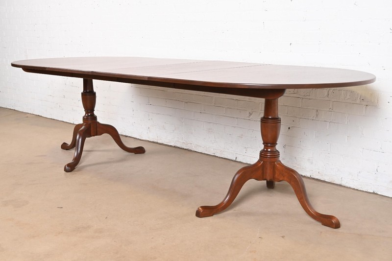 Kittinger Georgian Solid Mahogany Double Pedestal Dining Table, Newly Refinished gallery