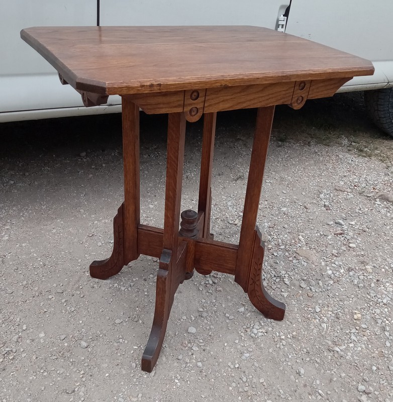 Solid Oak Carved Parlor Table / Center Table (PRT139)