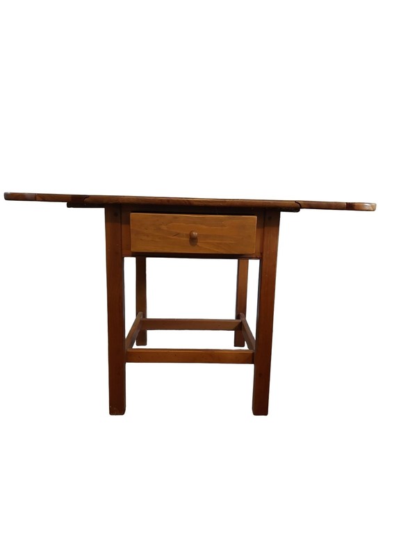 Vintage Ethan Allen Extendable Drop Leafe Pine End Table