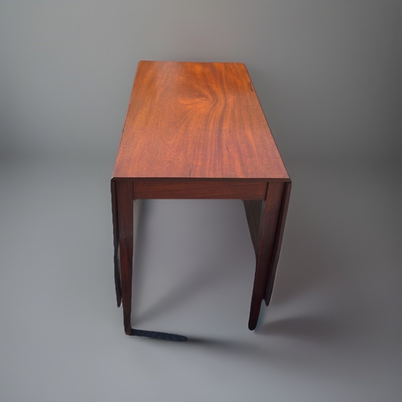 Antique American Sheraton Mahogany Drop Leaf Dining Table gallery