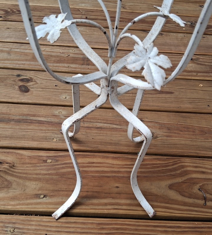 VINTAGE Small White Metal Tole SIDE TABLE BASE w/ Leaves gallery