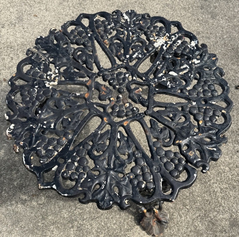 Antique Vintage Victorian Grape Vine Cast Iron Patio Table Grapes & Leaf Garden gallery