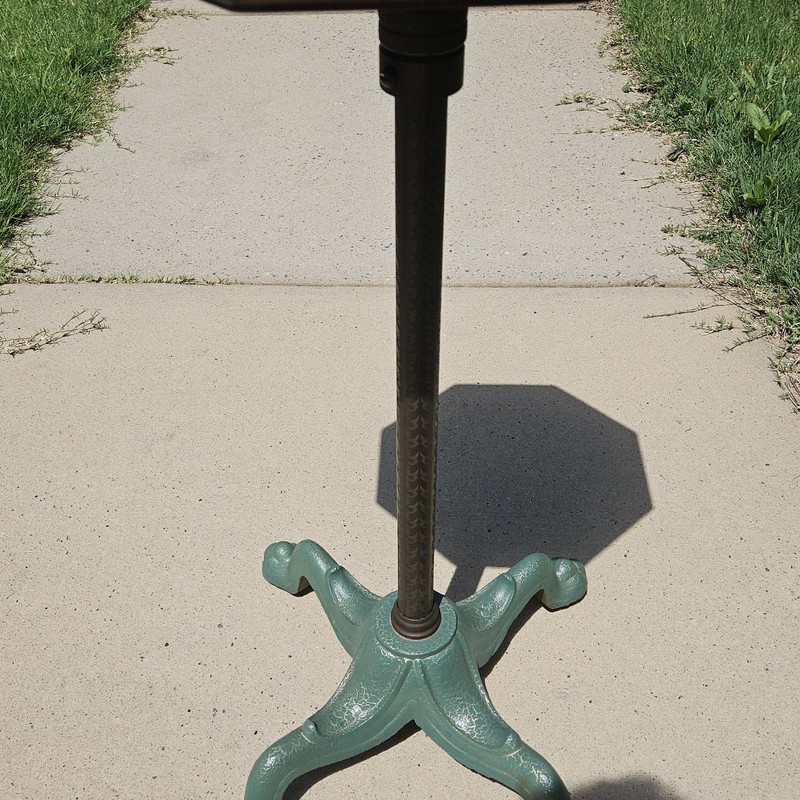 Vintage Mid Century Cast Iron Bottom Accent Table Octagon Top Green Gold gallery