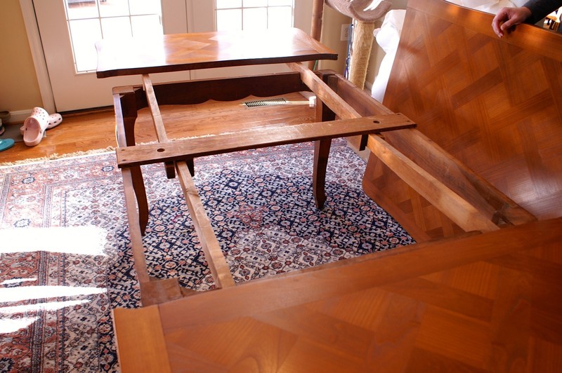 French Antique dinning table (1830 - 1850) featuring Versailles Marquetry gallery