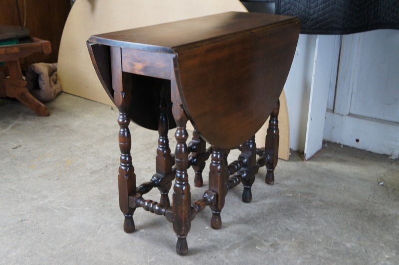 Antique William and Mary Style American Oak Dropleaf Gateleg Console Hall Table gallery