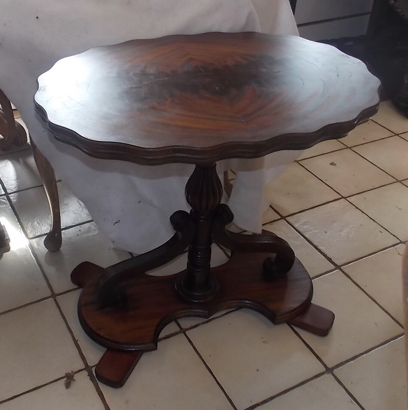 Book Matched Flame Mahogany Veneer Entry Table / Side Table (ENT32)