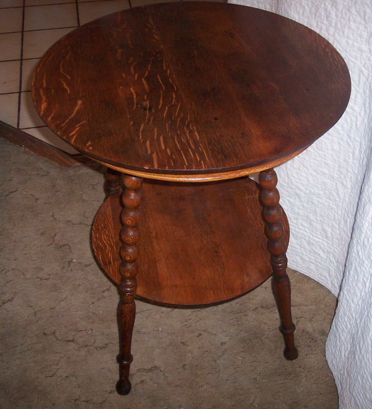 Round Quartersawn Oak Parlor Table / Center Table with Turned Legs (PRT48) gallery