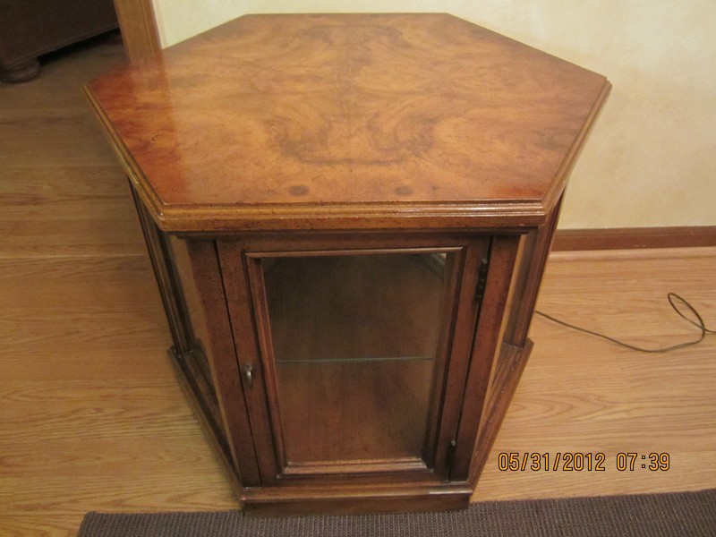 Vintage Weiman MCM Curio Cabinet End Table-#M856-Lighted-Glass Shelf-1960’s