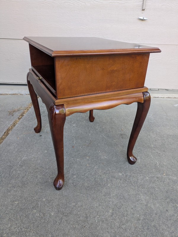 Vintage Bombay Company Mahogany TV Stand Queen Anne Table w/ Pull Out Tray T27 gallery