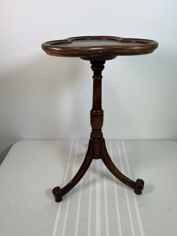 VTG Trefoil Pedestal Side Table Clover Colonial Revival Plant Stand Wood Boho gallery