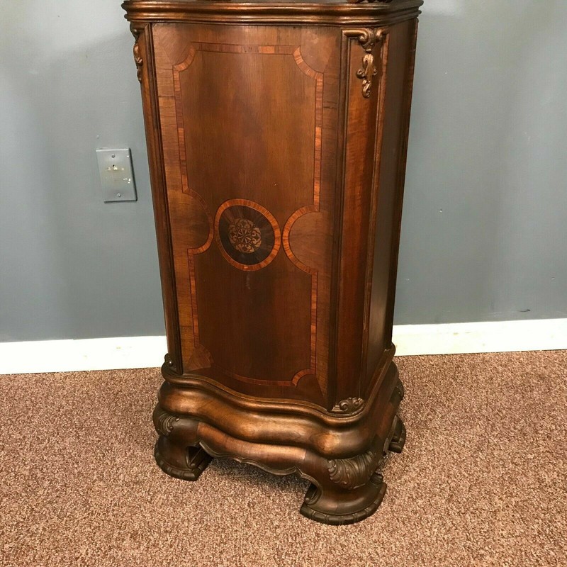 Late 1800's Victorian Pedestal With Inlay gallery