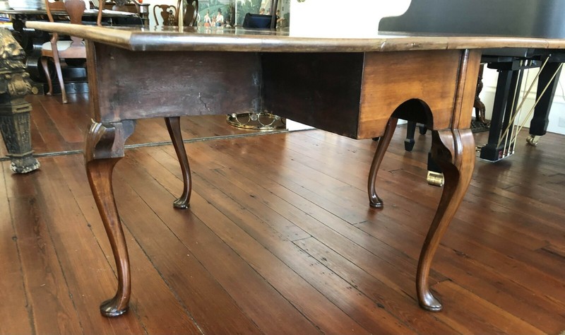 Philadelphia Area, Mid 18th c.Rectangular Walnut Drop Leaf Dining Table gallery