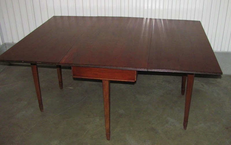 Antique American Federal Hepplewhite Mahogany Extending Dining Table Circa 1790 gallery