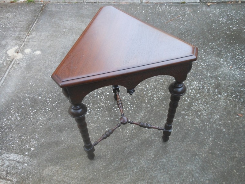 Antique Kittinger Triangle Walnut Table Stand w Turned Legs Triangle Top gallery