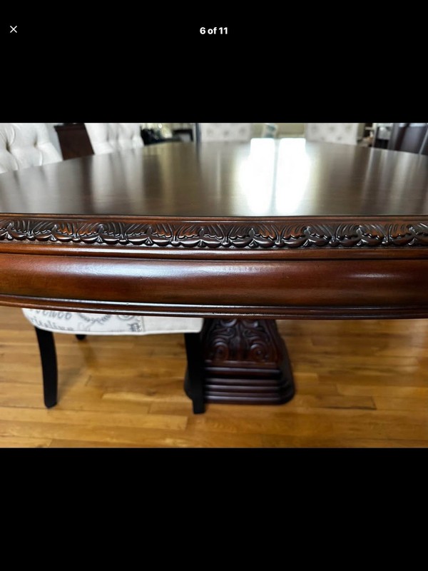 Raymond & Flanigan extendable dining room table, Protection pad and 6-chairs gallery