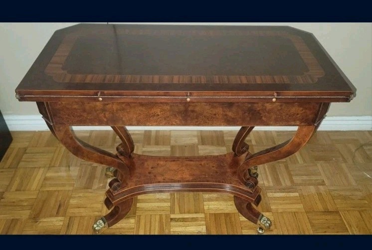 Baker Williamsburg Reproduction Rosewood Banded Burl Lift-Top Game Table gallery