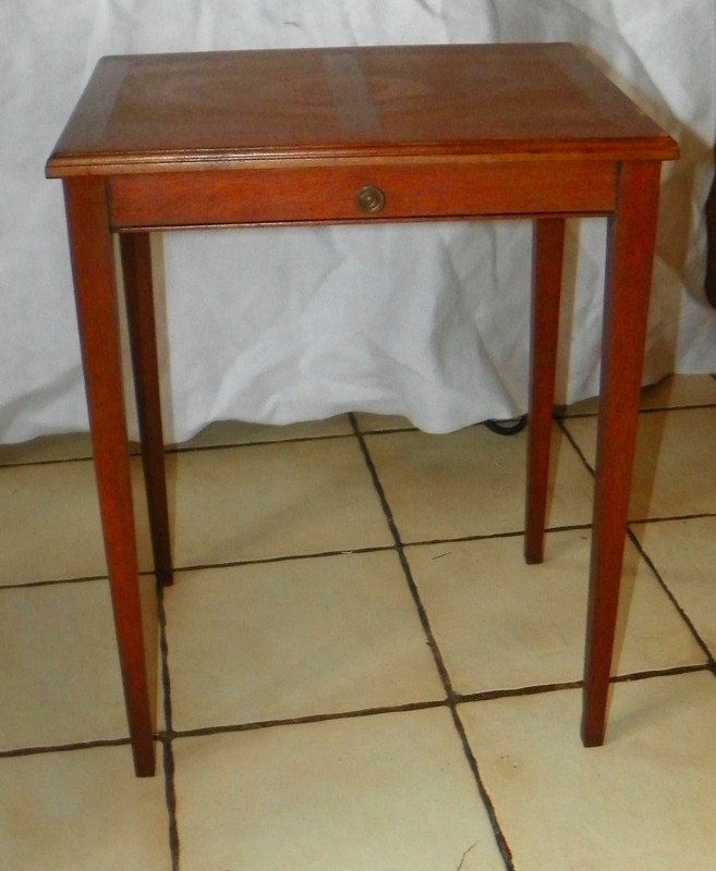Heritage Mahogany Nesting Table / End Table by Henredon (ET549)