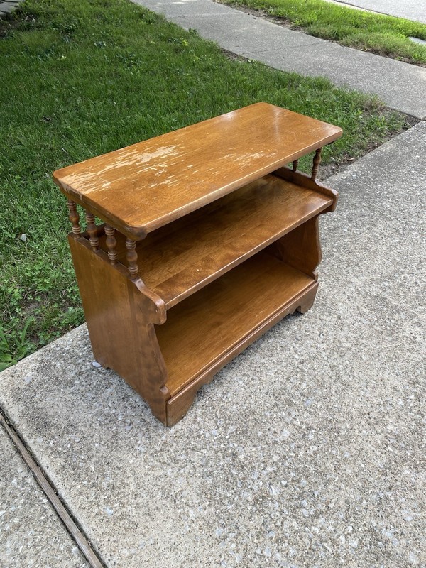 Ethan Allen Heirloom Maple Nutmeg End Table gallery