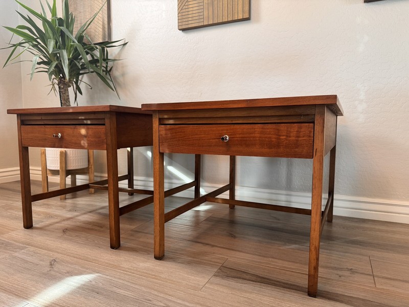 Paul McCobb for Lane Delineator Side Tables - A Pair gallery