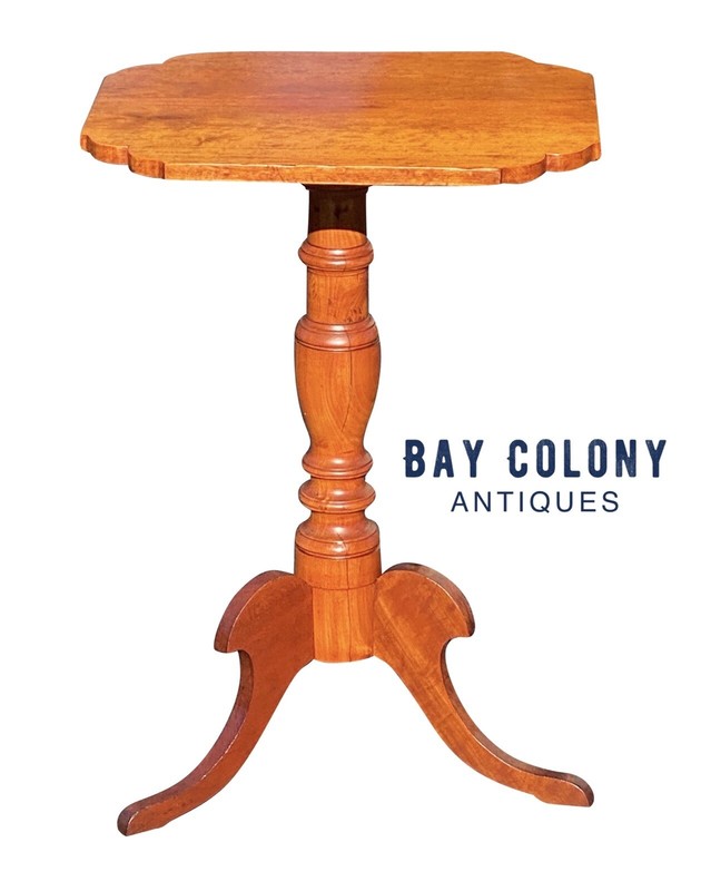 ANTIQUE FEDERAL NEW YORK CHERRY TILT TOP CANDLE STAND ON CORNUCOPIA FORMED LEGS