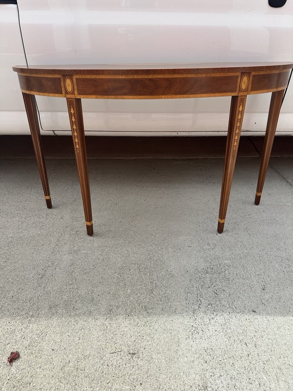 FEDERAL STYLE LARGE MAHOGANY CONSOLE TABLE IN EXCELLENT CONDITION