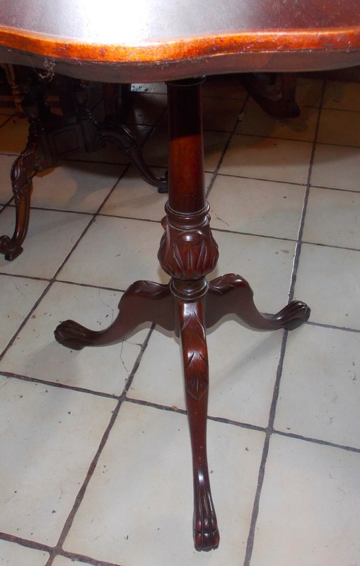 Mahogany Carved Piecrust Chippendale Lamp Table / Side Table by Imperial (RP) gallery
