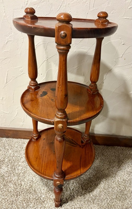 1970s Ethan Allen Old Tavern Collection Pine 3-Tier Etagere Stand Table