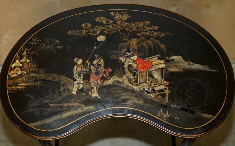 NEST OF THREE CIRCA 1900 CHINESE CHINOISERIE LACQURERED SIDE KIDNEY TABLES gallery