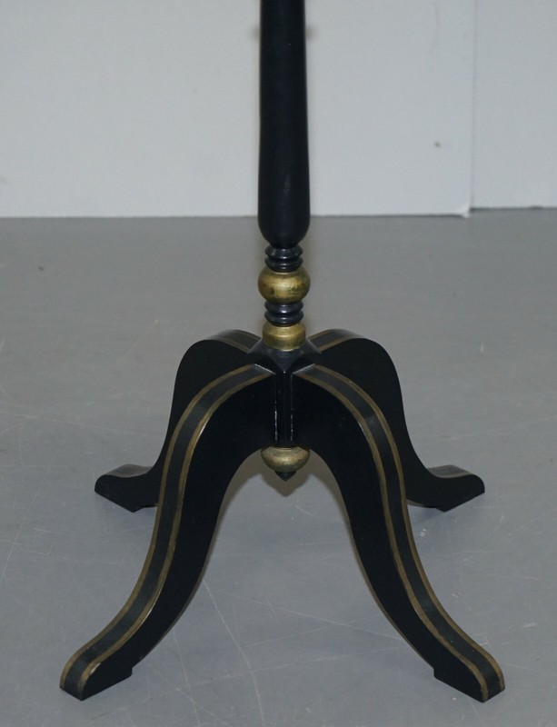 LAMP SIDE END TABLE WITH EBONISED BLACK FRAMES AND GOLD GILT WOOD DETAILING gallery