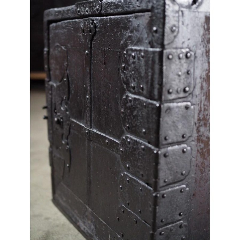 Edo Period Ship Chest Safe Koro-ten Used Japan D Size 21cm (8.3in) gallery