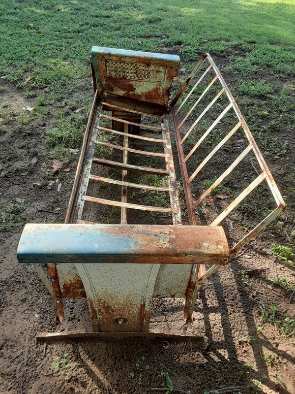 VINTAGE ANTIQUE METAL 3 PERSON GLIDER!! LOCAL PICKUP ONLY!! gallery