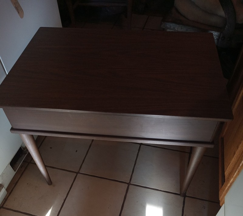 Mid Century Walnut Formica Top End Table / Side Table (ET821) gallery