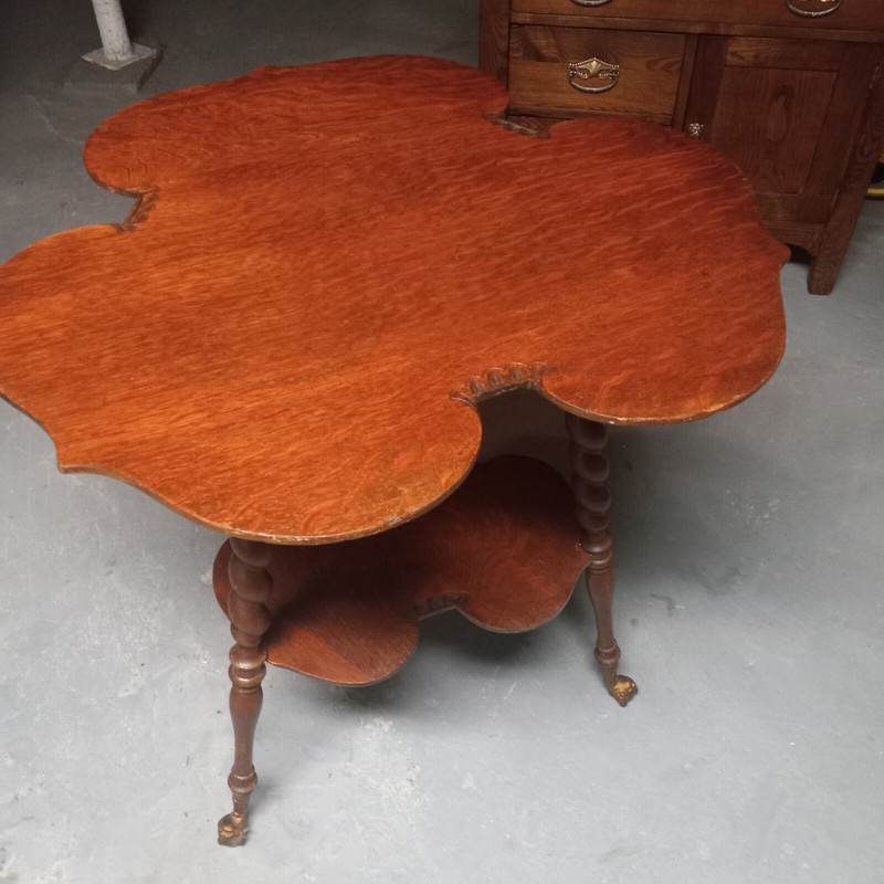 18th Century Tiger Oak Cloverleaf Garden Table, Face with Glass feet gallery