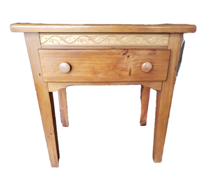 Kincaid USA Stained Pine Wood Side Endtable Single Drawer Leaf Carving Accent
