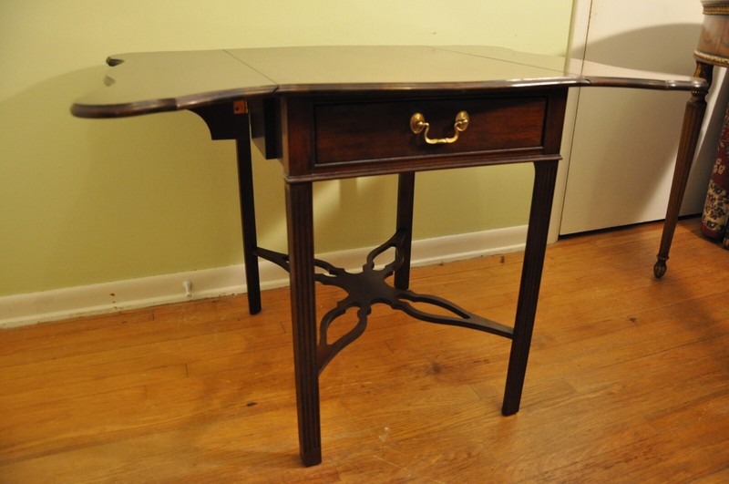 Councill Craftsman Chippendale Mahogany Pembroke Table gallery