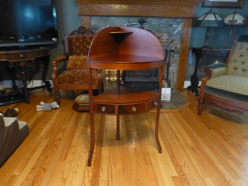 ANTIQUE MAHOGANY GEORGE III CORNER WASH STAND TABLE C 1800