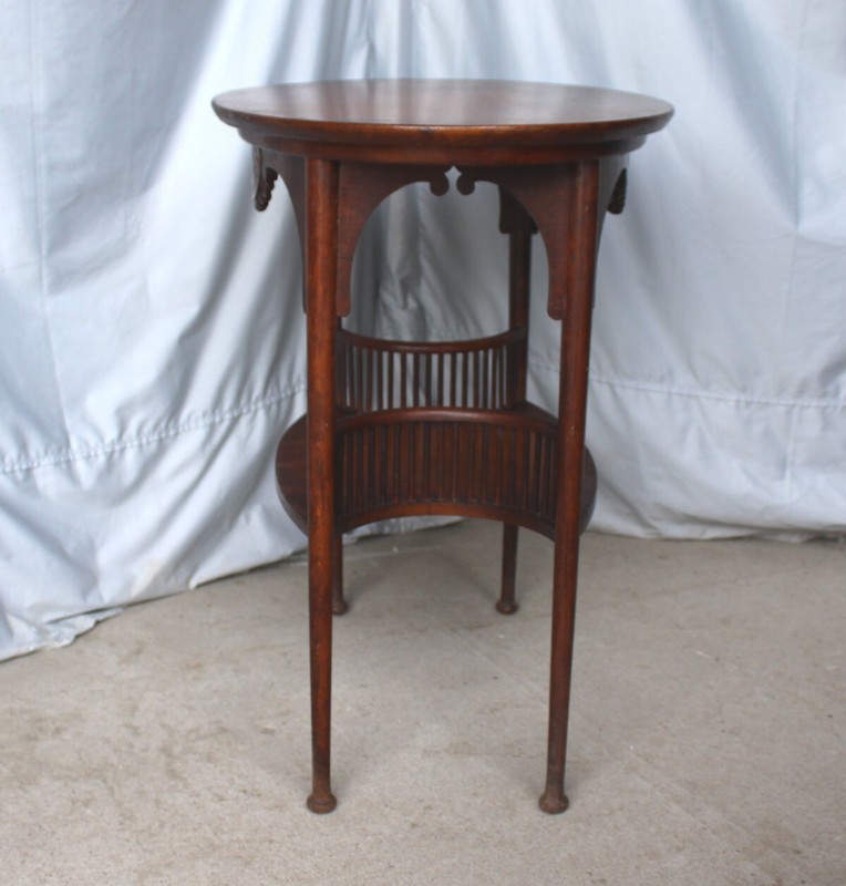 Antique Oak Oval shaped Parlor Lamp Table – original finish gallery
