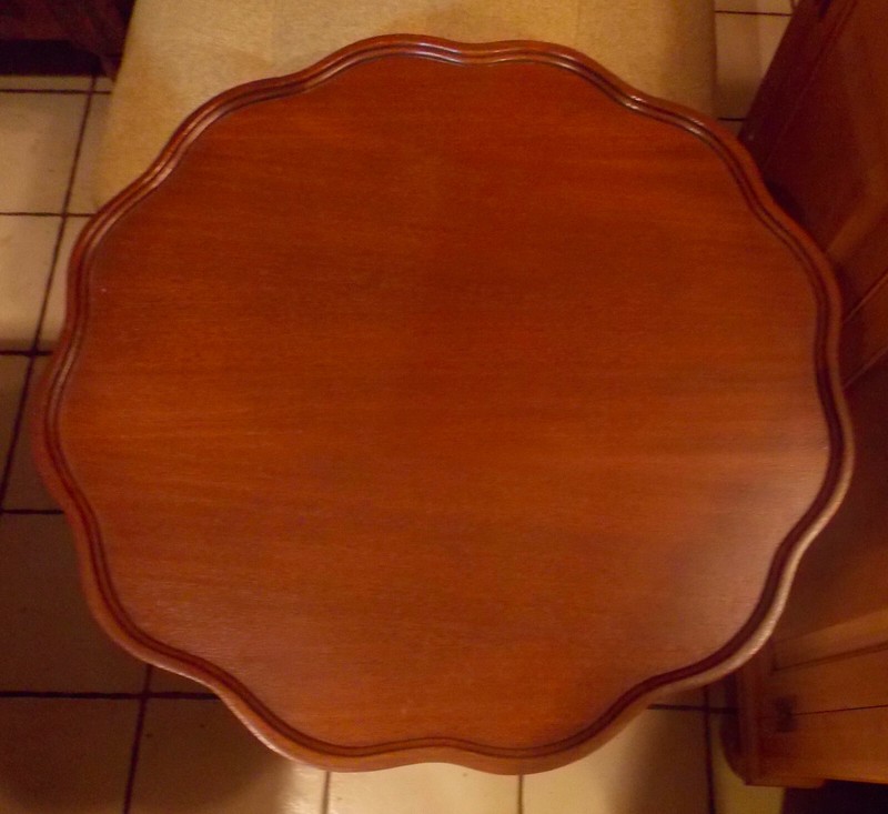 Mahogany Carved Pie Crust Top Parlor Table / Lamp Table (RP-PRT11) gallery