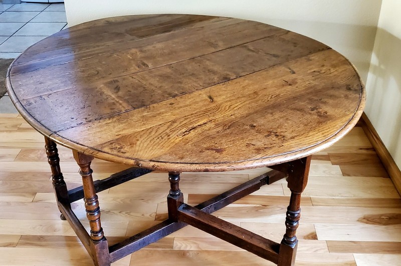 Antique Jacobean late 17th- early 18th century oval drop leaf table